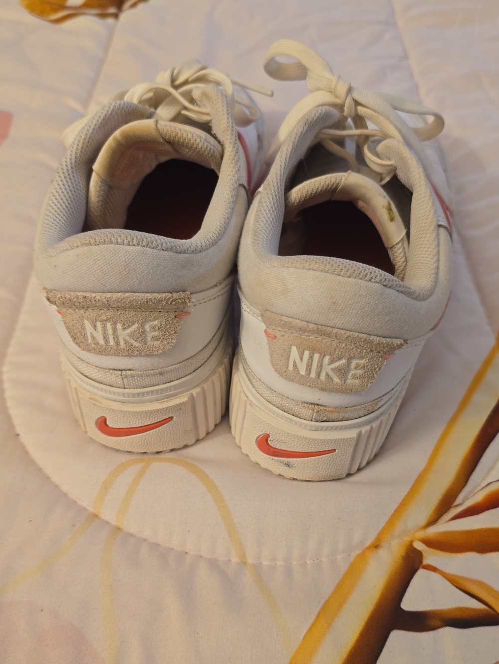 Nike Tennis Shoes - Picture 3 of 7